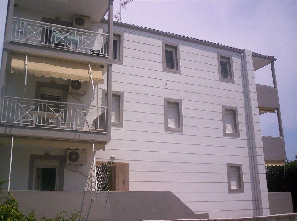 Milos Apartments Afytos Exterior photo