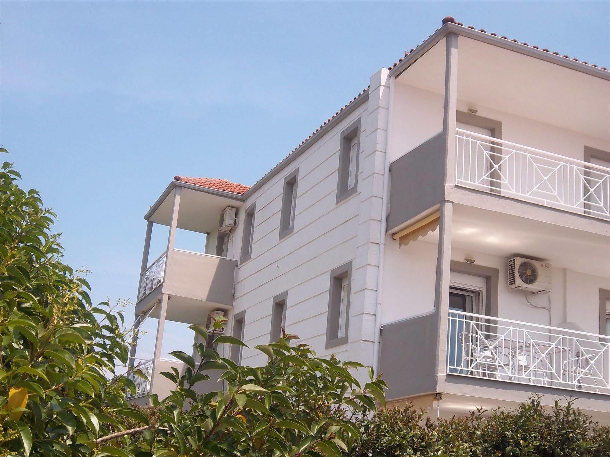 Milos Apartments Afytos Exterior photo