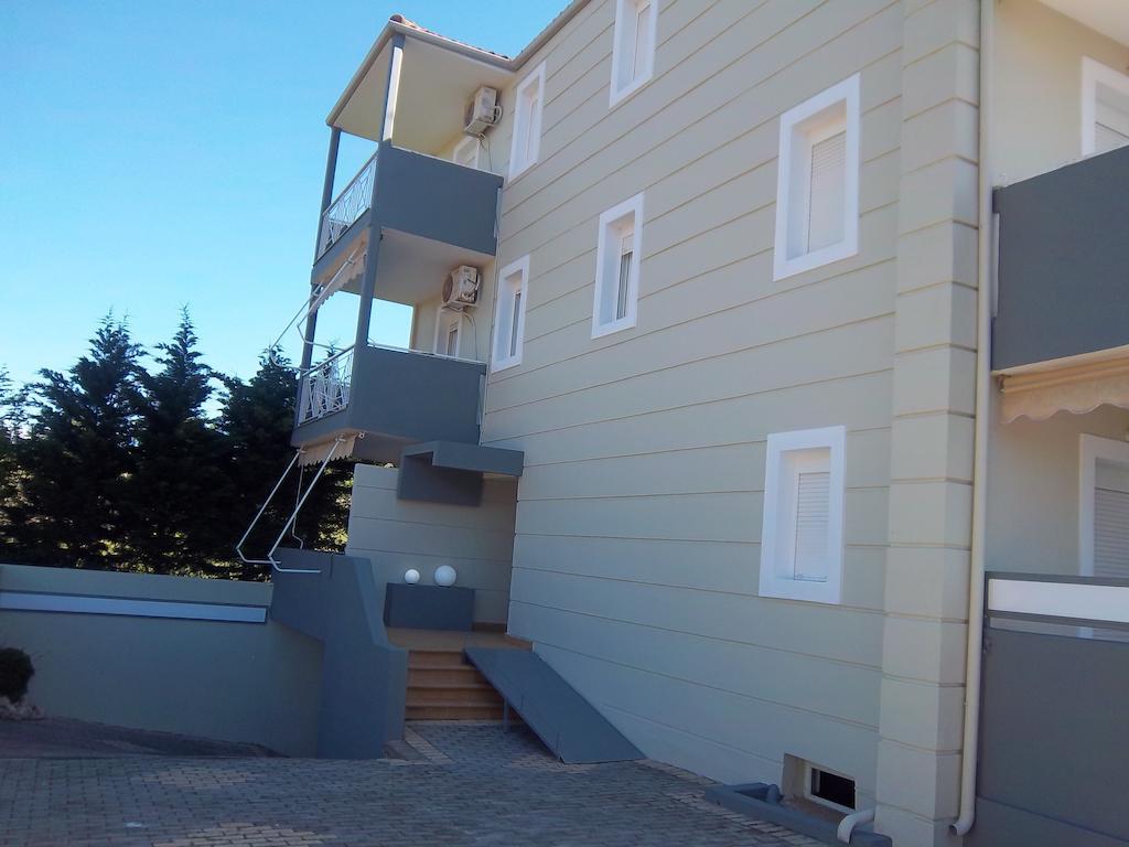 Milos Apartments Afytos Exterior photo