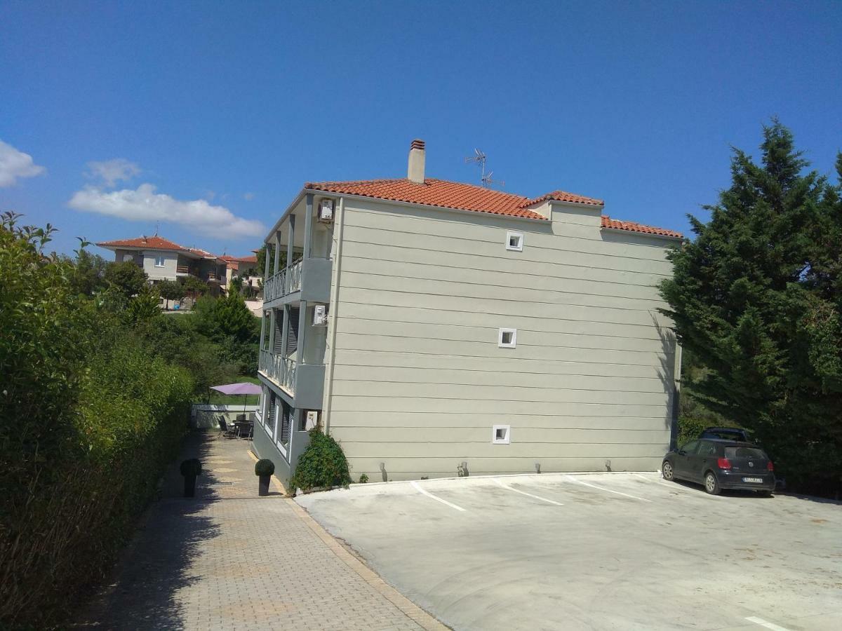 Milos Apartments Afytos Exterior photo